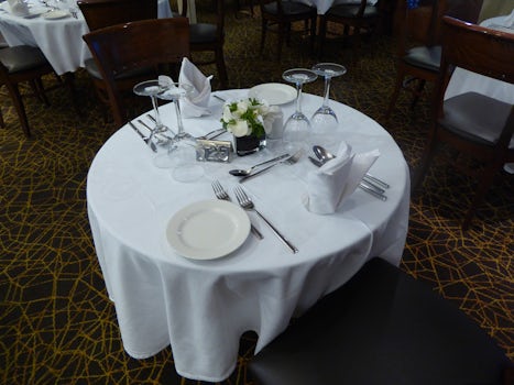 table for 2 in Waldorf Restaurant
