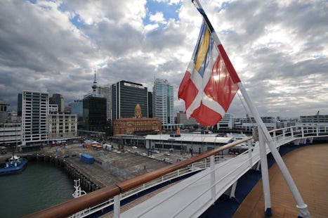 Sailing away from Auckland