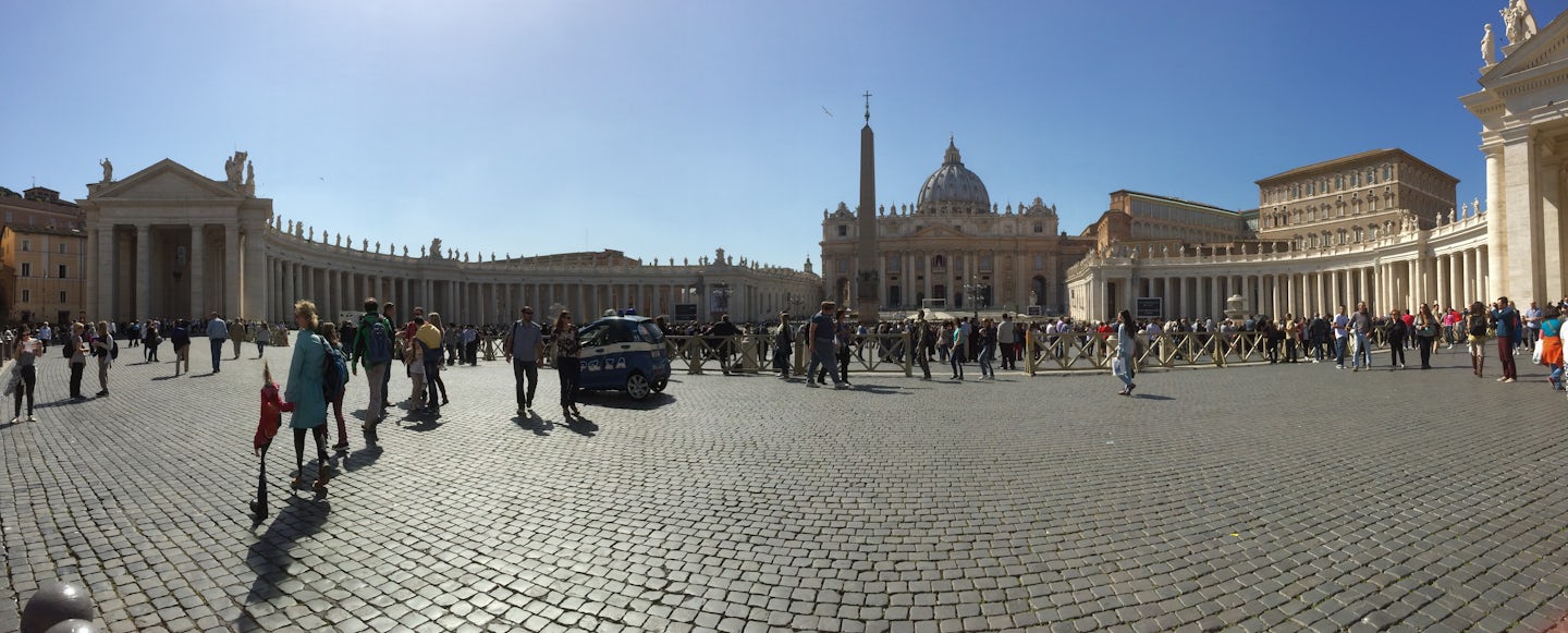 The Vatican City quietening down on Good Friday after the Pope's addres