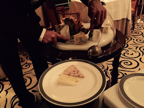 Qm2 - top off a beautiful meal with a delicious cheese cart