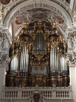 Cathedral organ - lovely concert