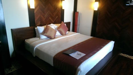 Indo China Suite King Bed