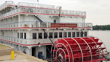 Queen of Mississippi Paddlewheel