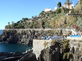rath along the sea  Cinque Terre