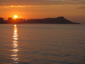 Sun rise over Diamond Head