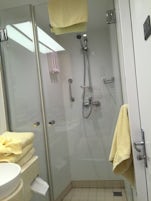 room 500 bathroom