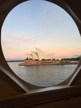 Leaving Sydney back of ship deck 4