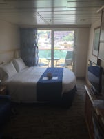 7242 Deluxe oceanview with balcony.