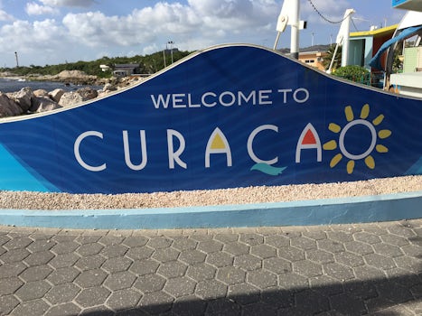 Welcome Sign to Curacao