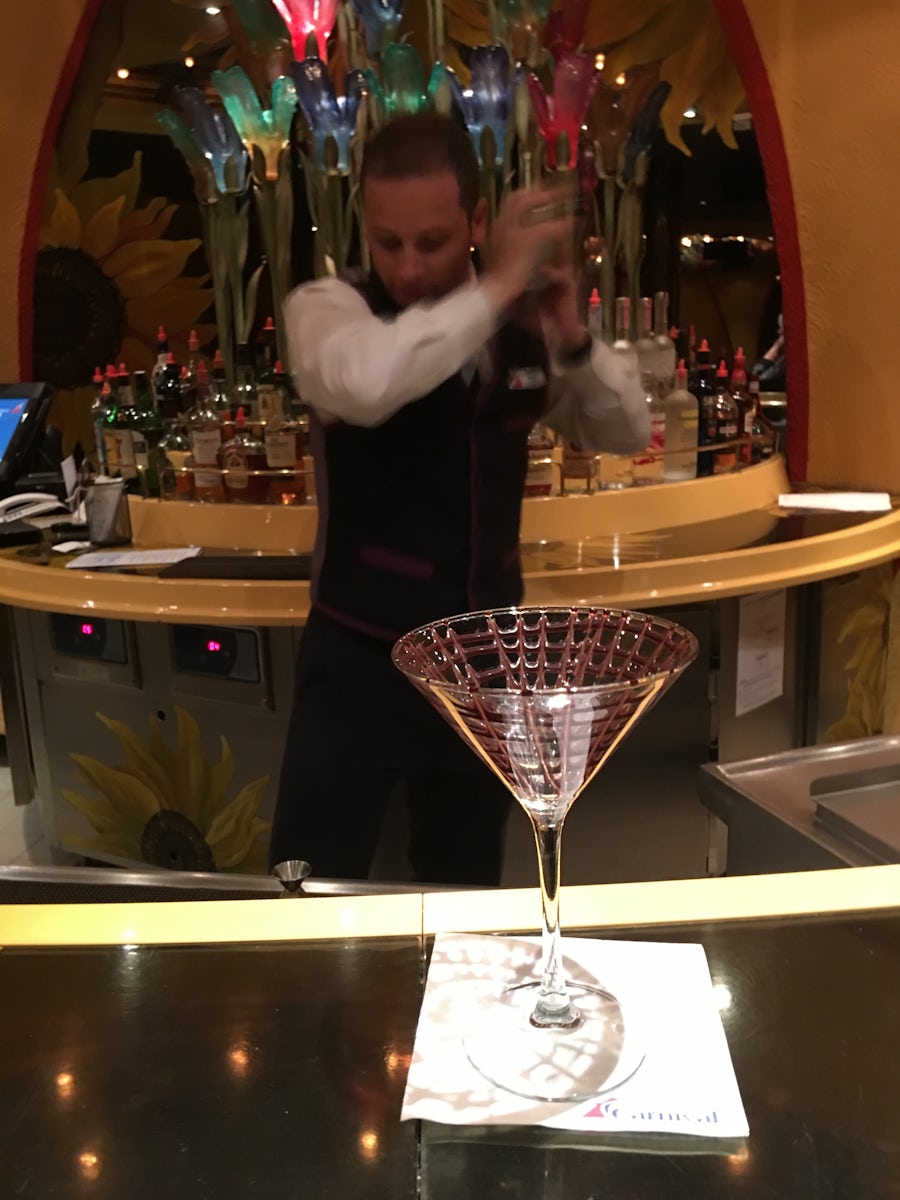 A gorgeous martini, made by the talented Ovidiu from Romania, in Vincent&#3