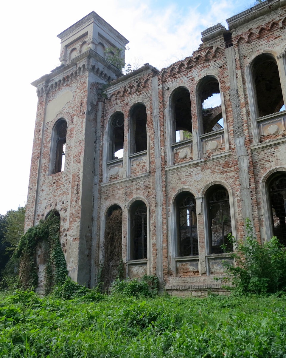 This was taken in Vidin Bulgaria of an abandoned Jewish temple.  Was amazing