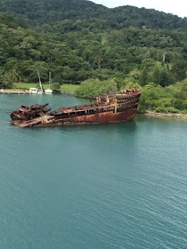 Shipwreck near port - Roatan, Honduras