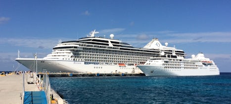 Oceania Riviera In Cozumel along with Silverseas cruise ship