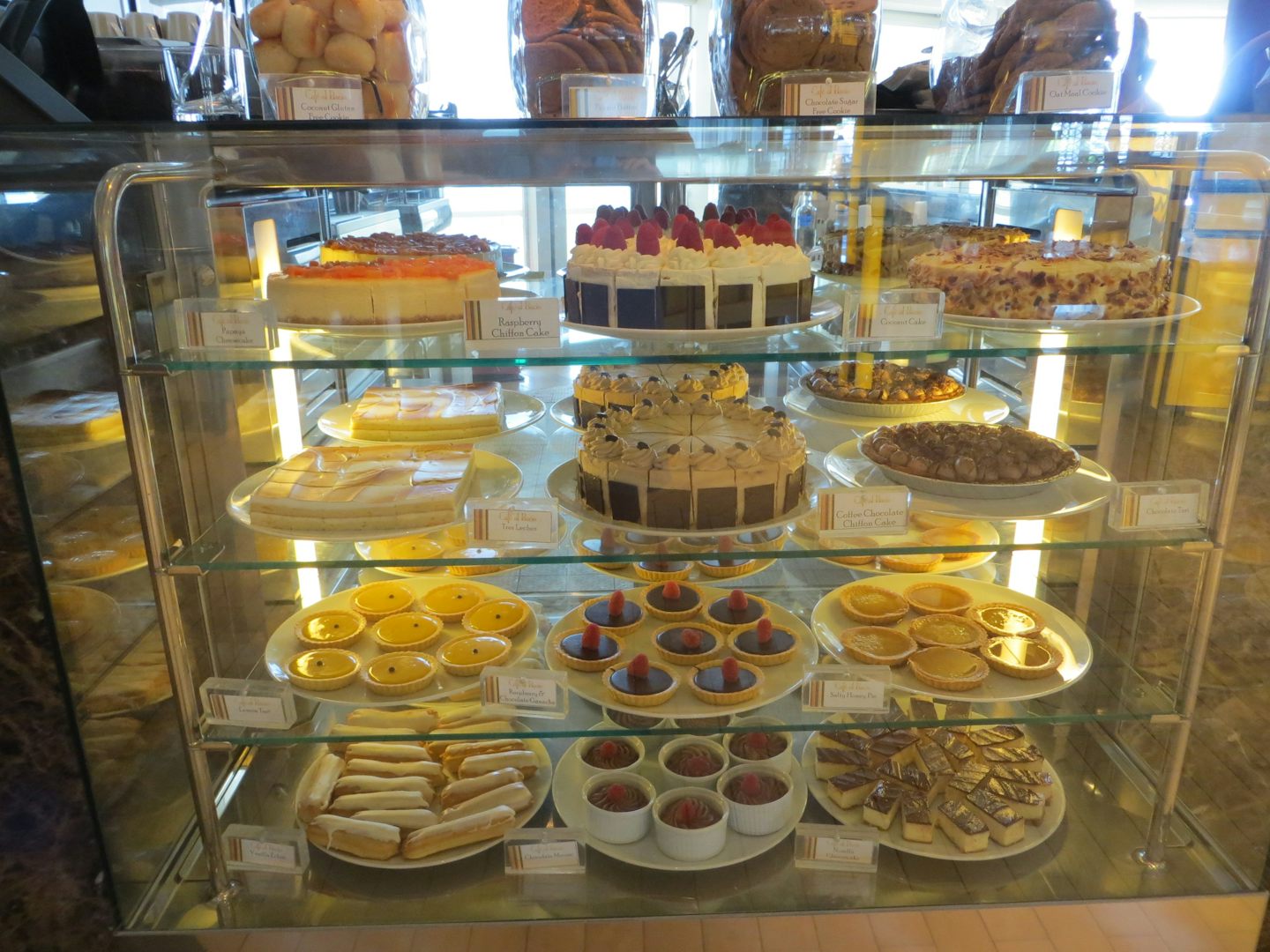 Afternoon treats at Cafe Al Bacio - try the lemon tarts
