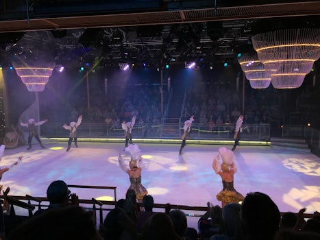 Ice skating spectacular show!