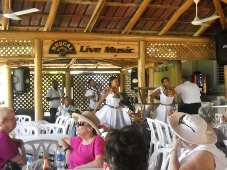 Lunch with entertainment at plantation on the Discover Puerto Plata Traditions & Local Flavors shore excursion.
