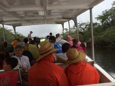 New River and Mayan Ruins excursion in Belize