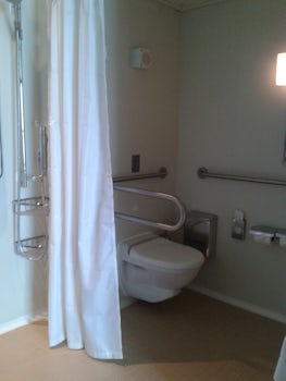 Accessible shower room / toilet