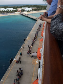 Line to get back on the ship