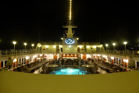Pooldeck by night