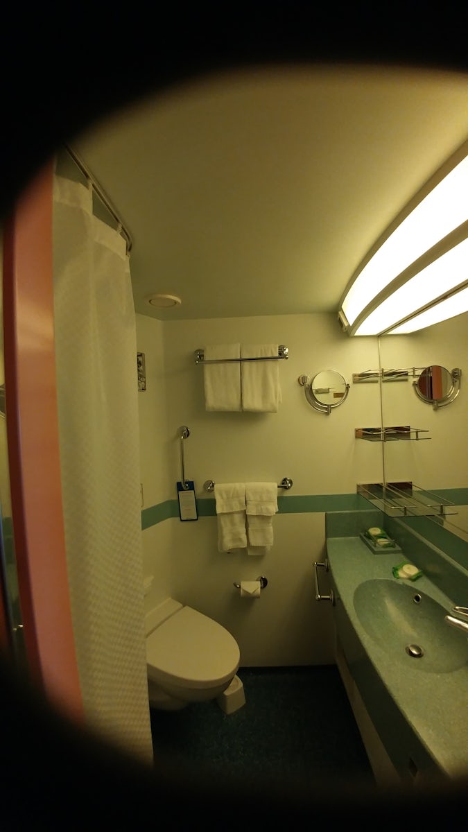 Cabin 6328 bathroom.