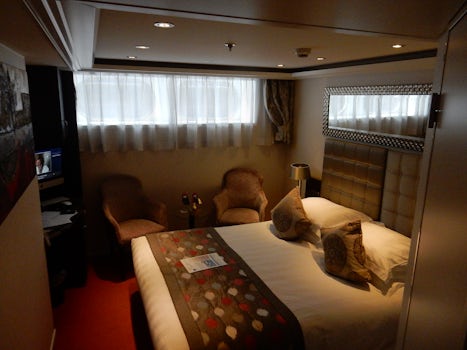 Cabin 107 bedroom
