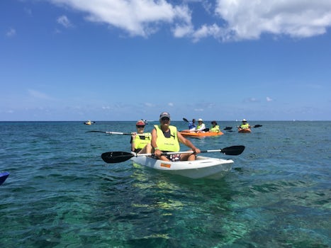 Oceania Kayak & snorkel excursion in Roatan, gorgeous water and great snorkeling