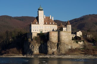 Castle where Richard was imprisoned.