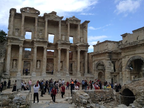 This is the Library of Ephesus. The excursion offered a tremendous opportun