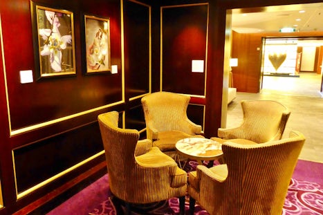 Lounge area near specialty restaurants