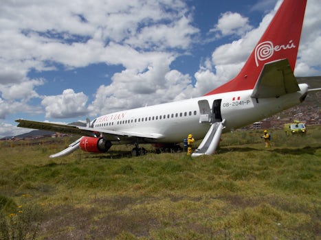 Peru Airline 737, off end of runway in Cosco, Peru - after we evacuated