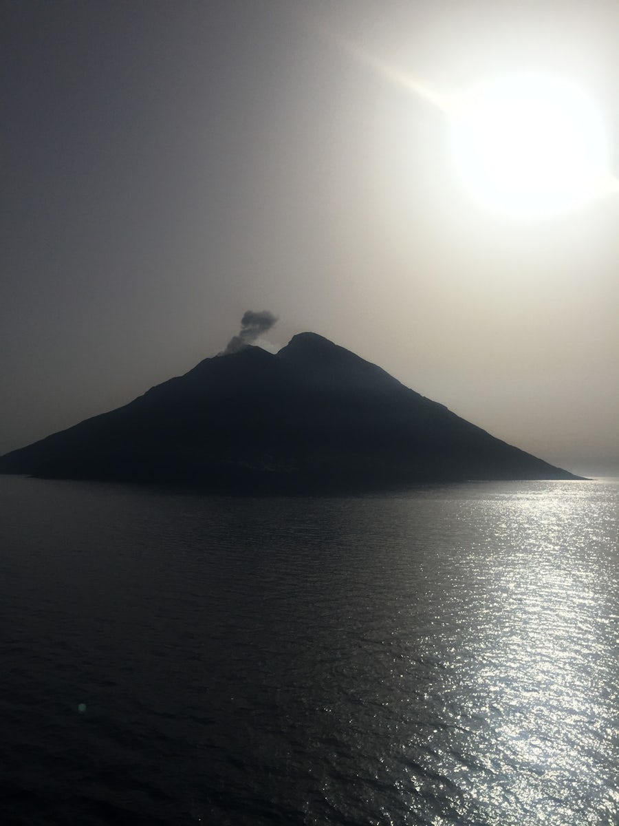 Stromboli eruption at 7 am