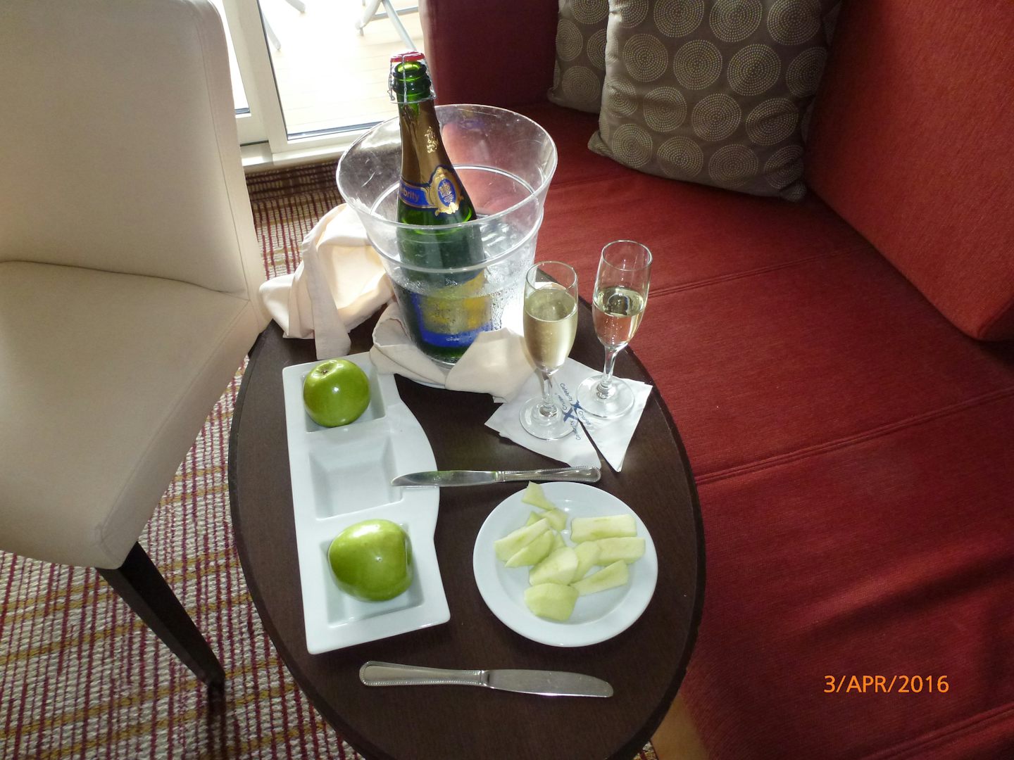 Champagne to welcome us!