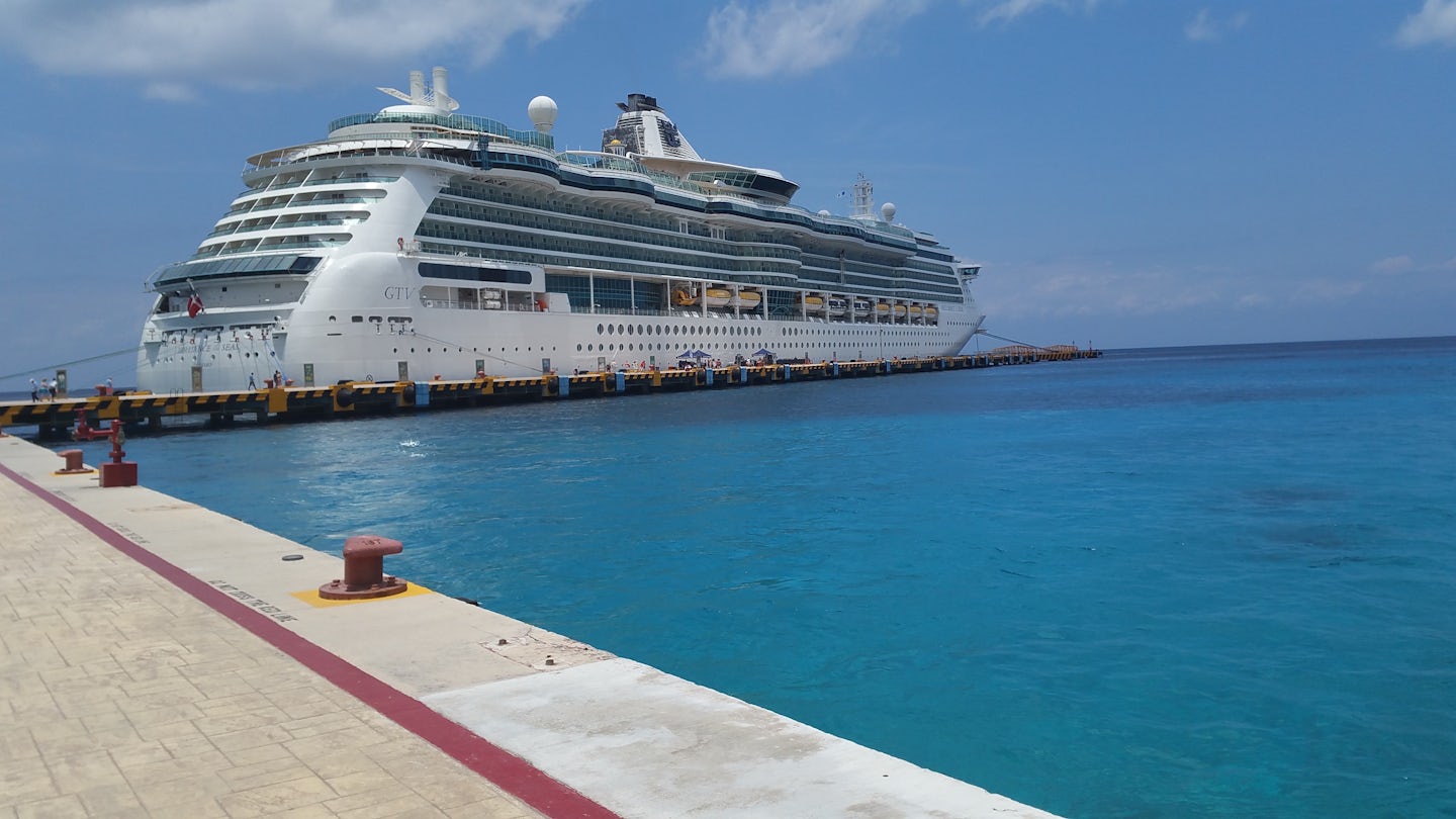 Brilliance of the seas at Cozumel port