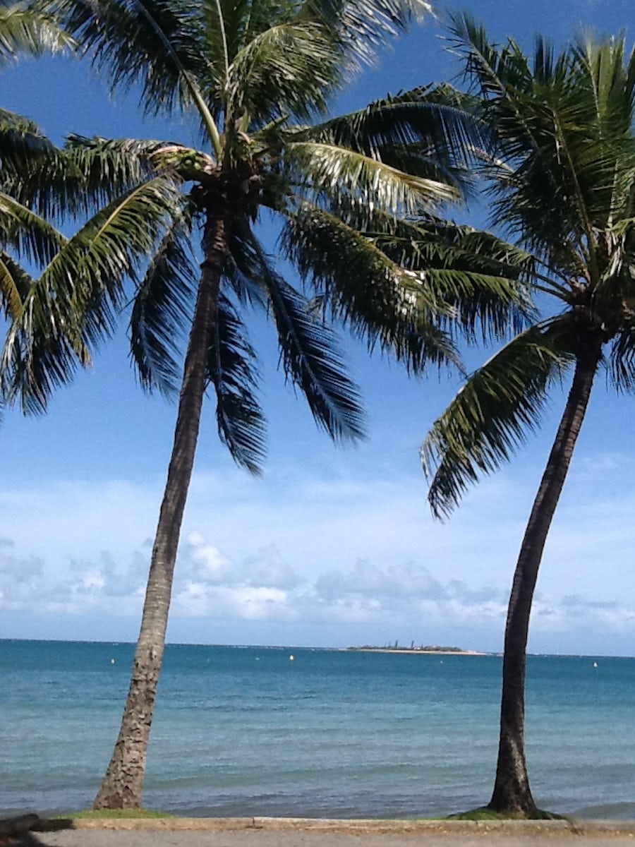 Beautiful beaches and water in Noumea on the City, bay and countryside tour