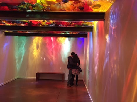 Lovers enjoy the Chihuly glass museum