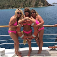 Fun old ladies wearing pink bikinis on Sagitta!