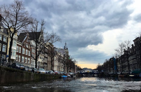 Boat tour included of Amsterdam canals
