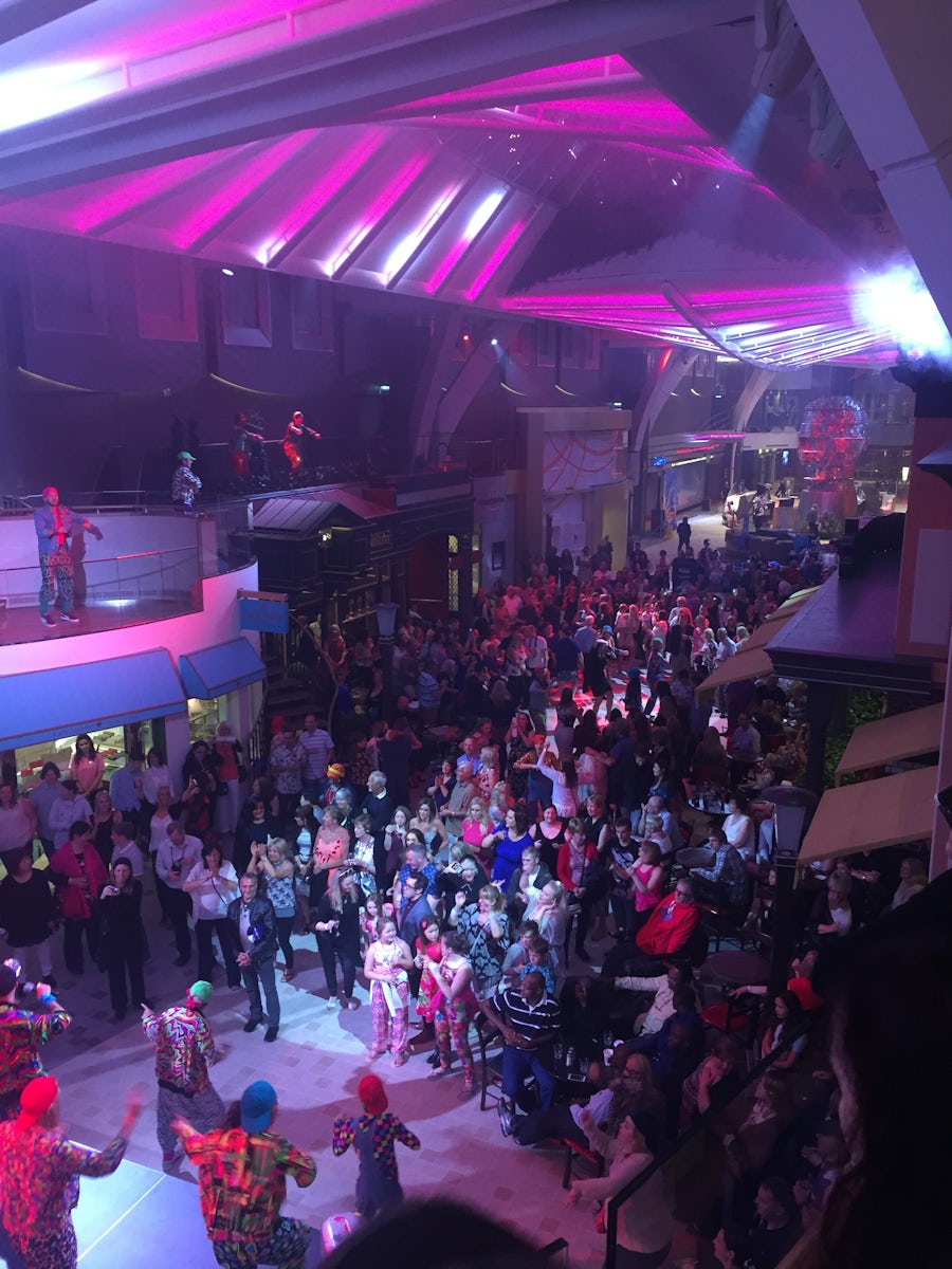 Royal Promenade on 90's dance party night