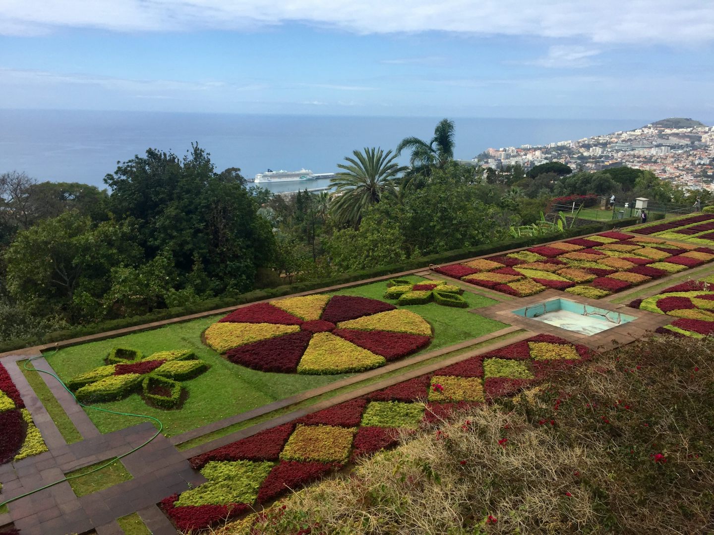 Madeira Botanical Garden is worht the visit