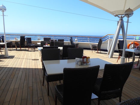 Can eat outside on Deck 11