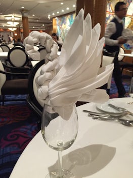 Brilliant napkin swan.