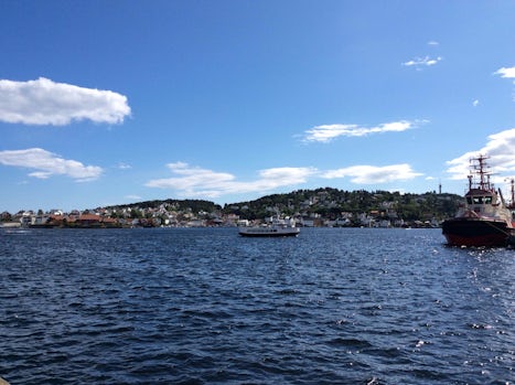 Leaving Arendal harbor on the way to Merdo island.