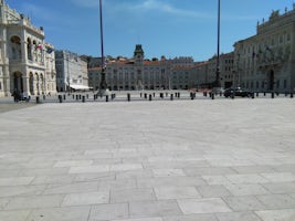 Self made excursion, Trieste, this square is 8 minutes from the ship, leisu