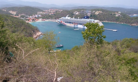View of the ship in Huatulco