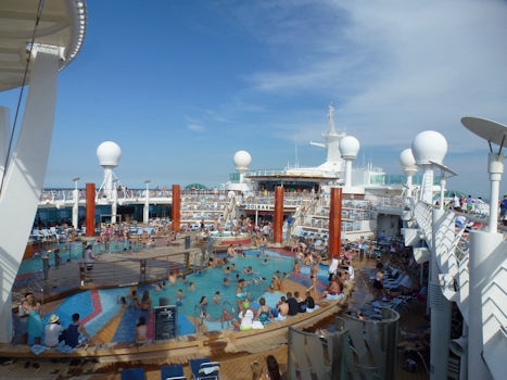 Pool , often very busy ,  hard to get a sun lounger went at sea