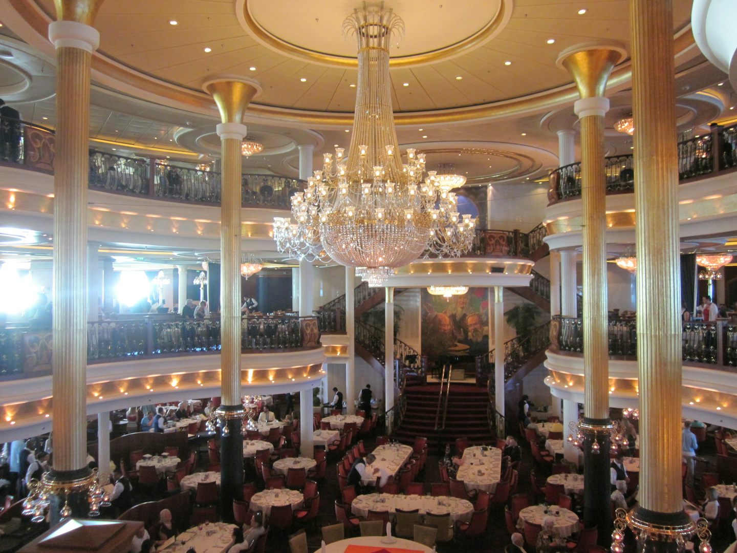 Freedom's  tri-tiered  dining rooms