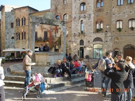 San Gimignani town square and fountain