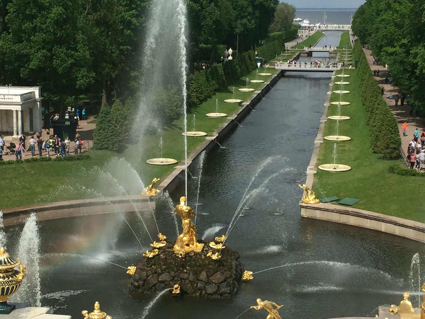 Peter the Great's Summer Palace with fountains (with no pumps)