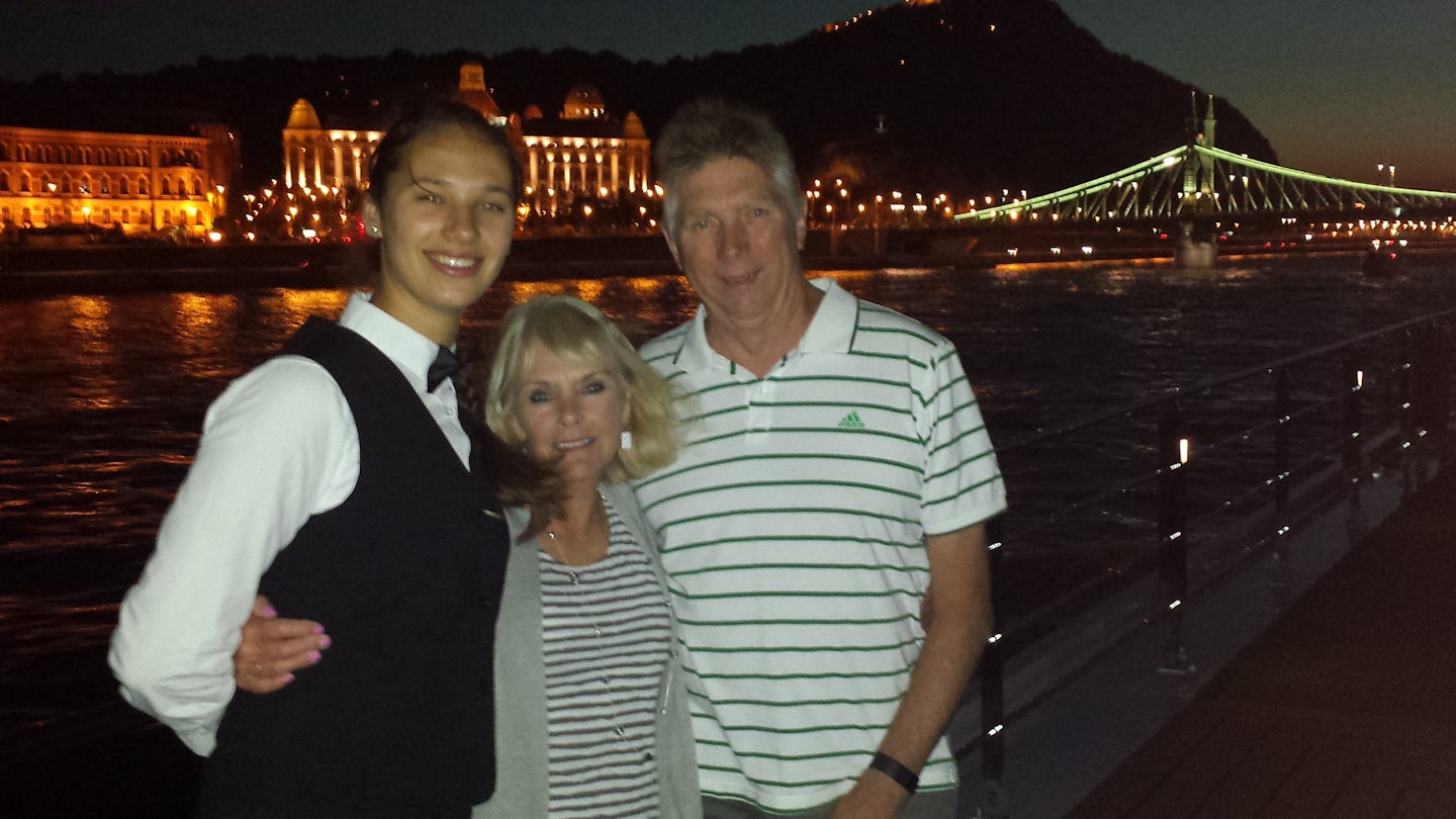 Farewell cruise night Budapest